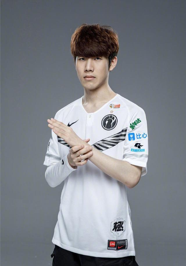 RNG官宣：Xiaohu正式回归中单位